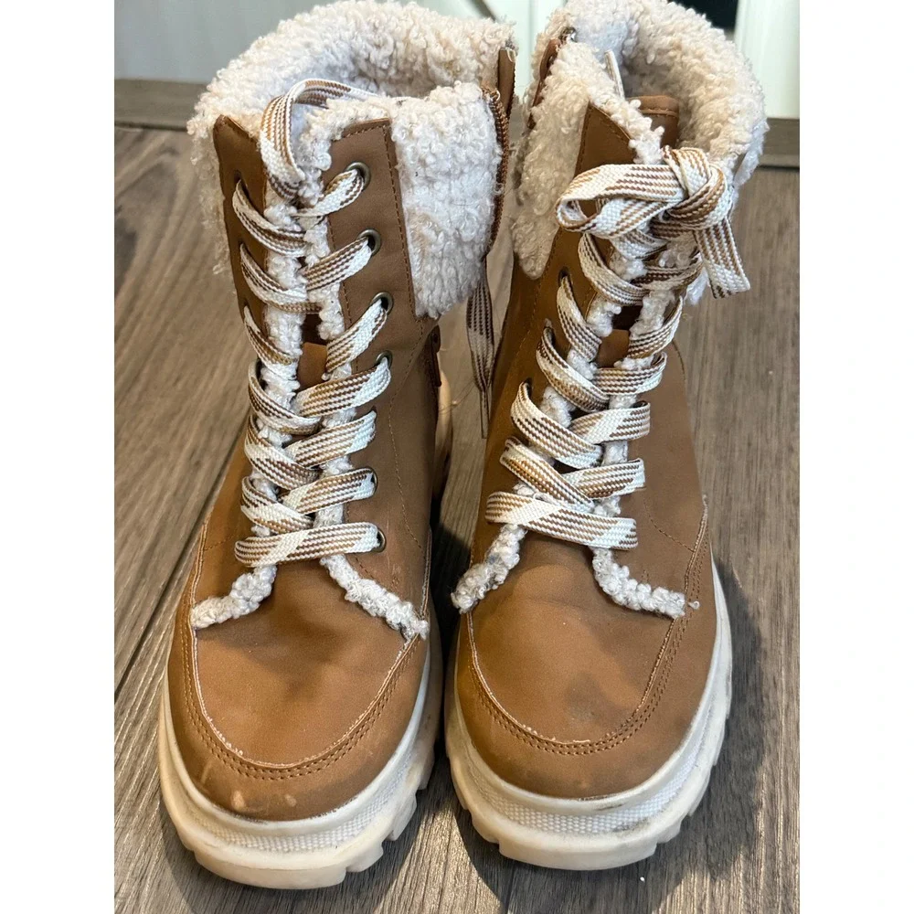 BCBG Girls Elena Tan Sherpa Lace Up Combat Boots Big Kid Youth Size 3
